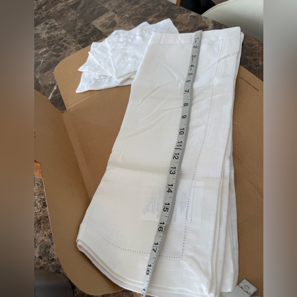 ATLINIA White Linen Placemats and Coasters - Picture 5 of 8